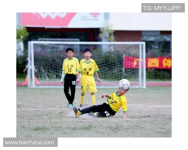 以足球星吊牌为核心探索运动文化与球星精神的独特魅力